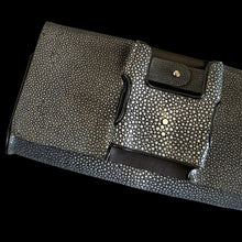 Load image into Gallery viewer, perrin stingray clutch
