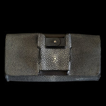 Load image into Gallery viewer, perrin stingray clutch
